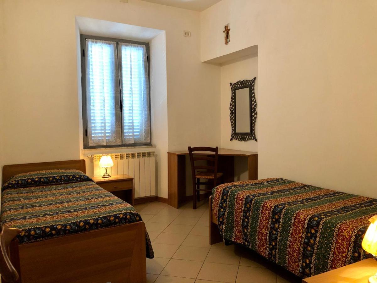 Residenza Pitigliano Gens Petilia - Nuova Gestione Hotel Exterior photo