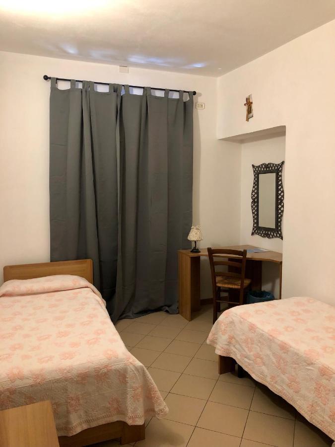 Residenza Pitigliano Gens Petilia - Nuova Gestione Hotel Exterior photo